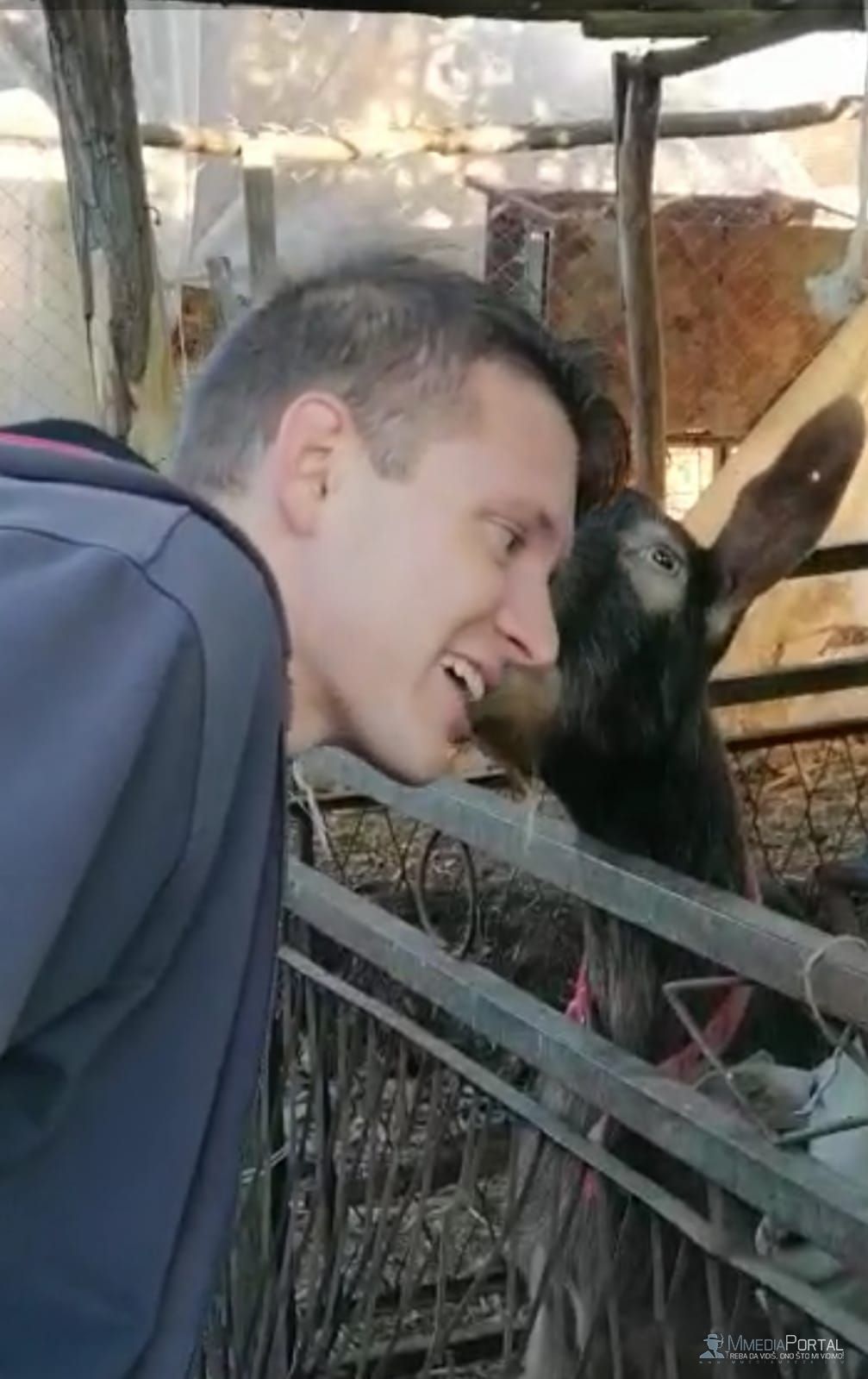 POVUKAO SE IZ JAVNOSTI, GAJI KOZE,  ŽIVI NA SELU, KOMIJE GA OBOŽAVAJU: Srpski inovator i jutjuber promenio život iz korena, posle dužeg vrem