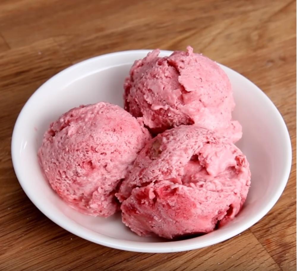 Domaći sladoled od voća (Bolji nikada niste probali) | Video Recept  Grofastična Kuhinja
