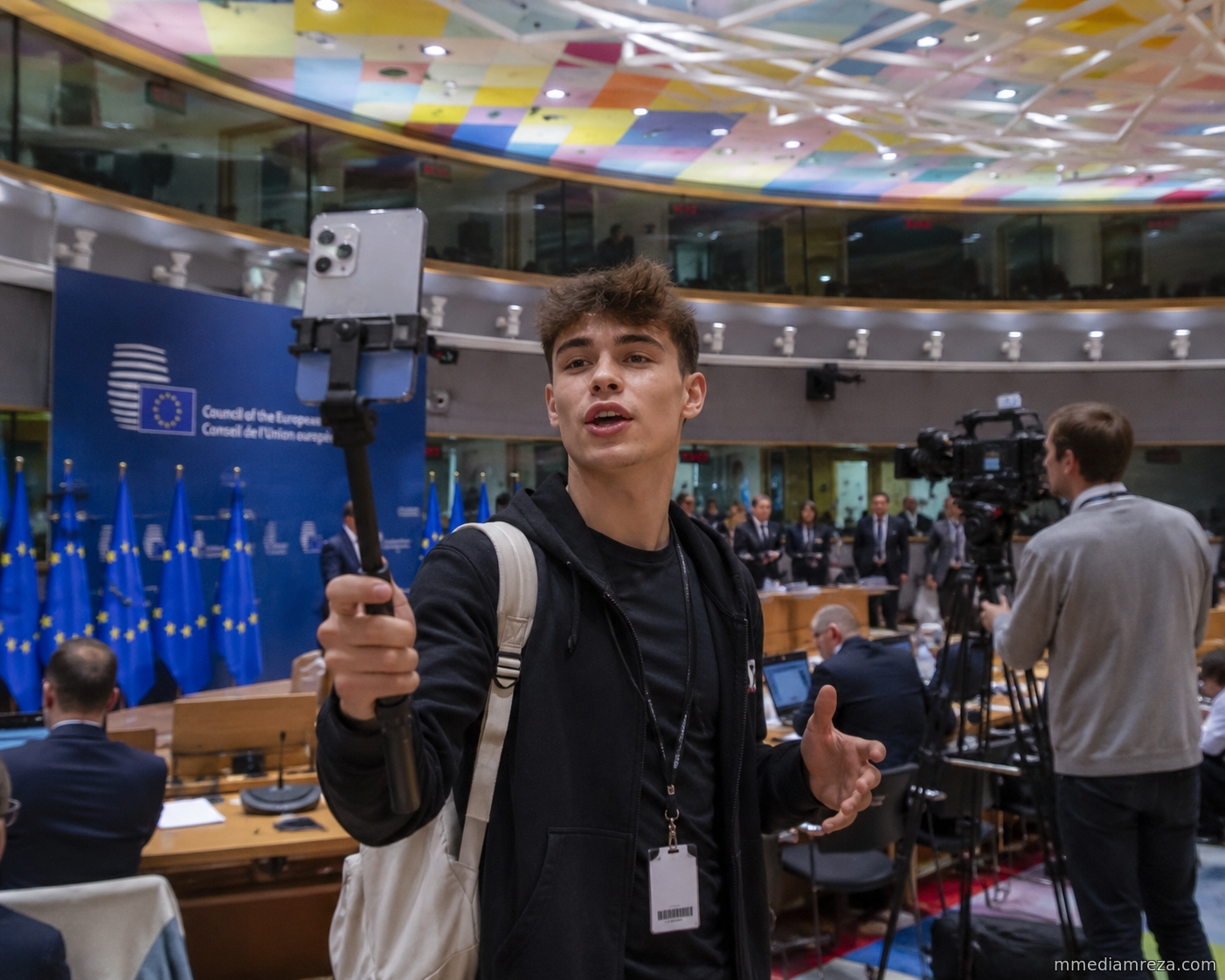 EU želi influensere na samitima umesto novinara – veliki predlog